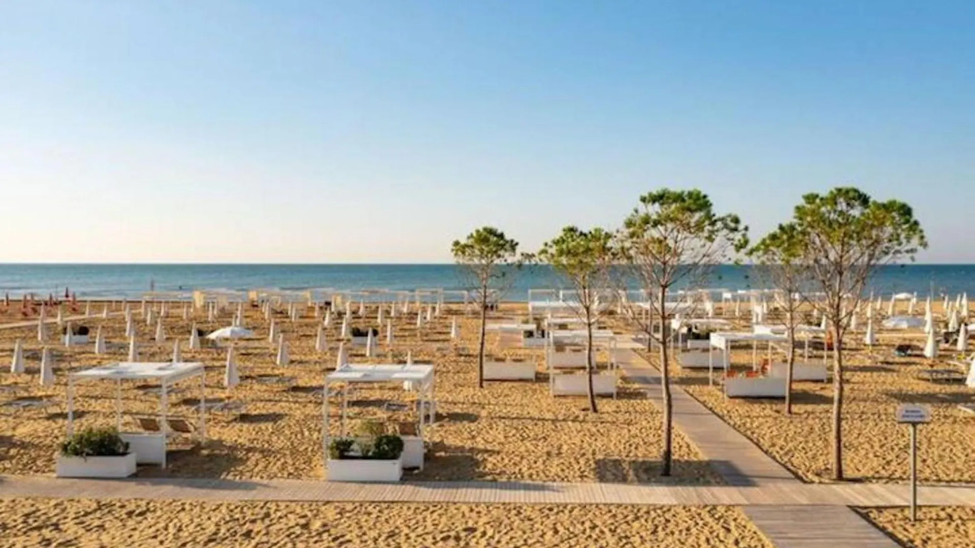 Sand, Sun, And Beach Enjoy Your Escape Bibione 0*,  Italy